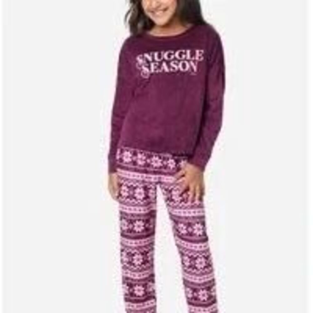 Justice Girls Snuggle Season 2-Piece Pajama Set, Maroon Velvet small 7/8